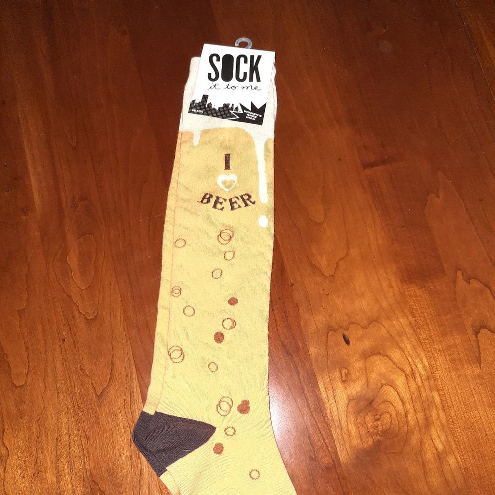 Sock it to me I 🤍 Beer long socks